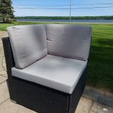 Ensemble de patio extérieur en osier – 1 table et 6 sofas – Collection Lynn (Disponible en 4 couleurs)