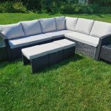 Ensemble de patio extérieur – 3 causeuses, 3 poufs et 2 tables d&rsquo;appoint (dessus en verre) – Collection Lynn (Disponible en 4 couleurs) en prévente disponible mai 2026 en cadeau une chaise longue sur ramassage a notre entrepôt